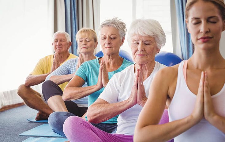 Lợi ích sức khỏe của yoga cho người cao tuổi