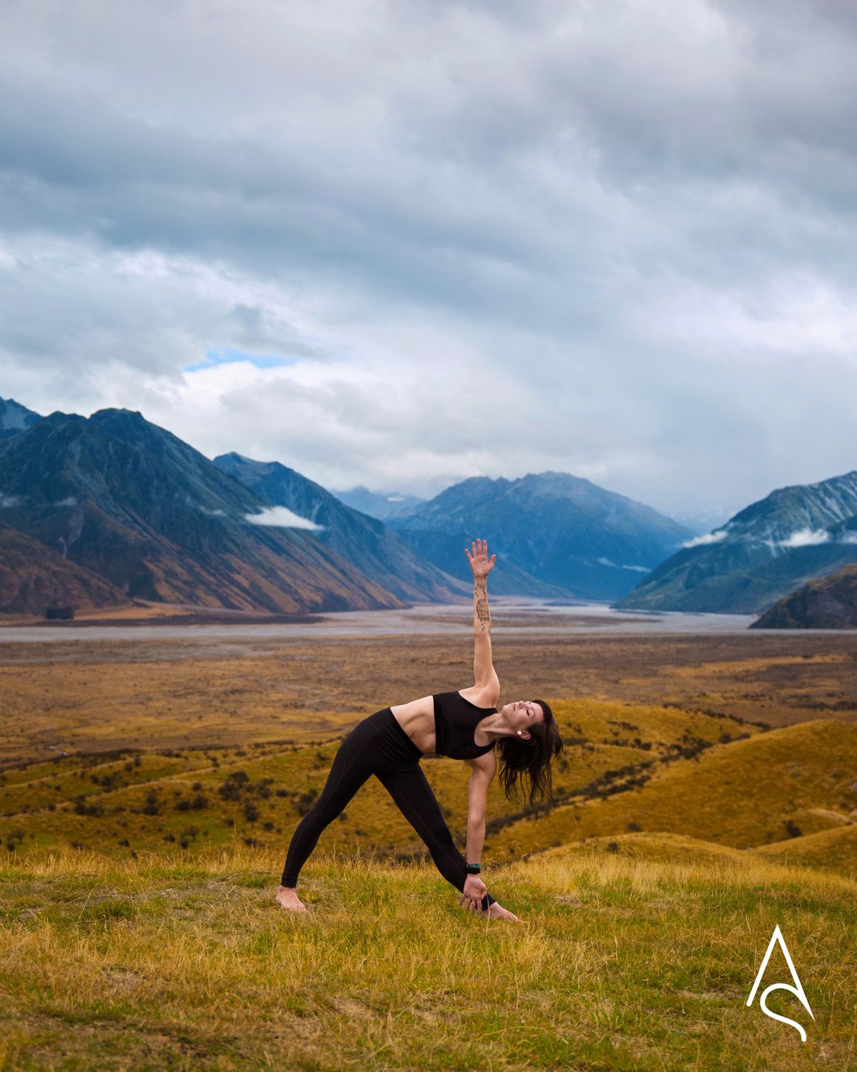 Tư thế Tam Giác (Trikonasana)