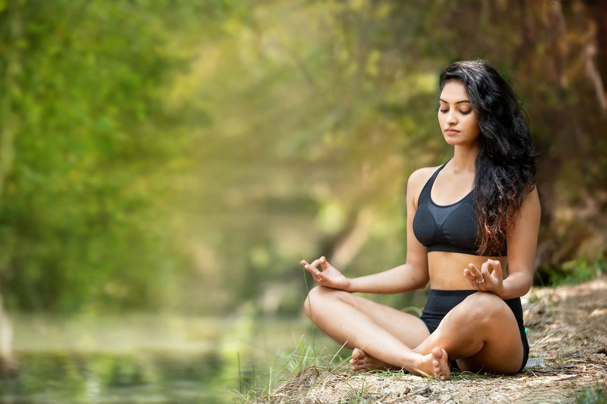 Tư thế Ngồi Thiền (Sukhasana)
