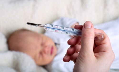 Khoảng bình thường (nhiệt độ lõi/cơ thể): 36,5–37,5°C ở trẻ sơ sinh